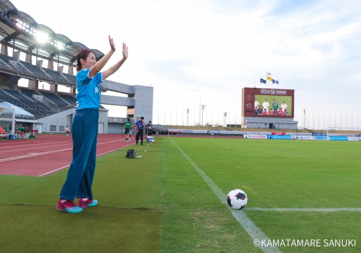 サポーターへ挨拶する木内晶子さん
