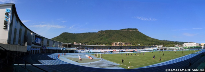 屋島レクザムフィールド
